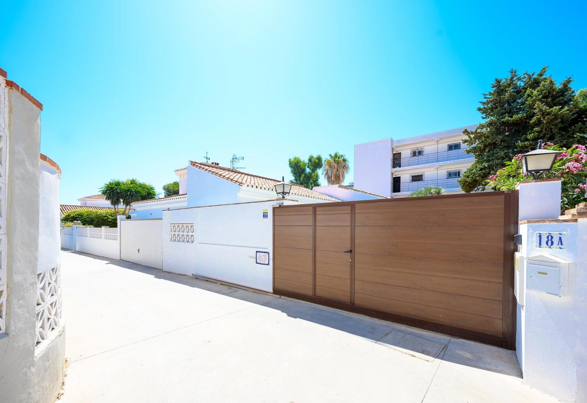 Chalet En Puerto Marina ベナルマデナ エクステリア 写真
